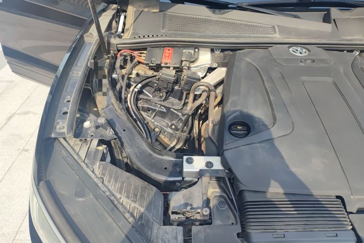 Used Volkswagen Touareg 2021 2.0 TSI Ruiyi Edition Engine Bay Right