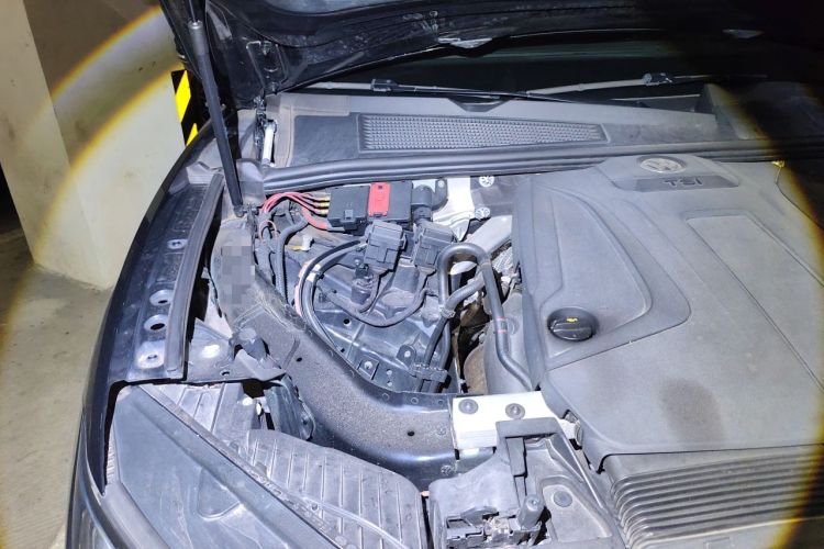 Used Volkswagen Touareg 2021 2.0 TSI Flagship Special Edition Engine Bay Right