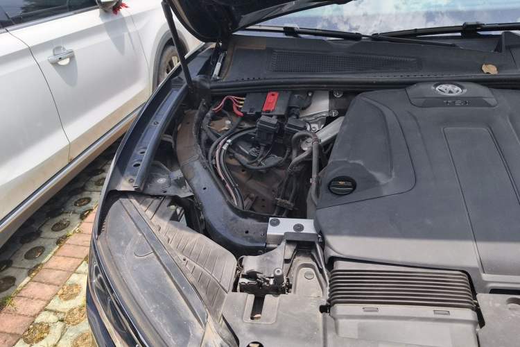 Used Volkswagen Touareg 2021 2.0 TSI RuiShang Edition Engine Bay Right