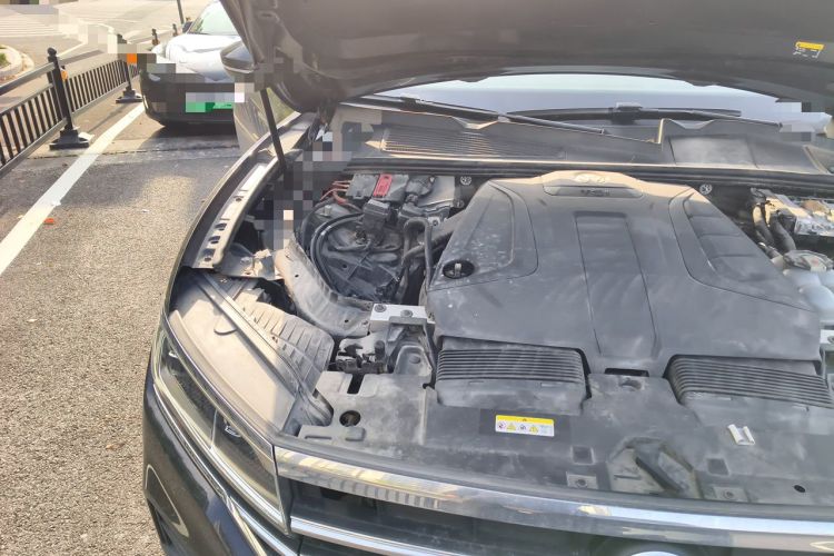 Used Volkswagen Touareg 2021 2.0 TSI Flagship Special Edition Engine Bay Right