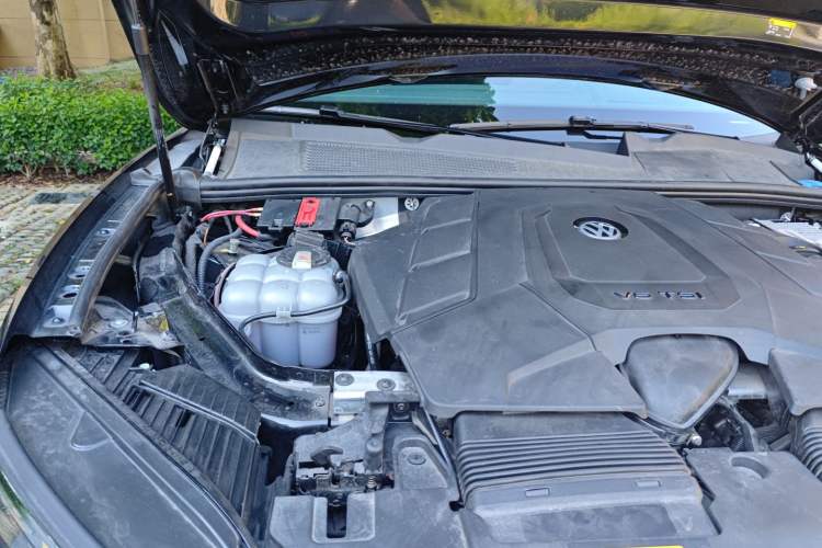 Used Volkswagen Touareg 2021 3.0 TSI Prestige Edition Classic Sport Package Engine Bay Right