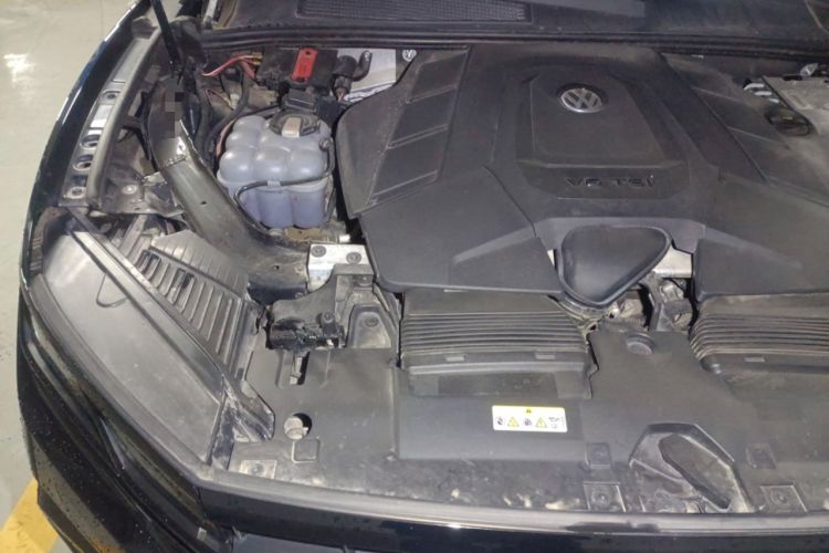 Used Volkswagen Touareg 2021 3.0 TSI Prestige Edition Classic Sport Package Engine Bay Right