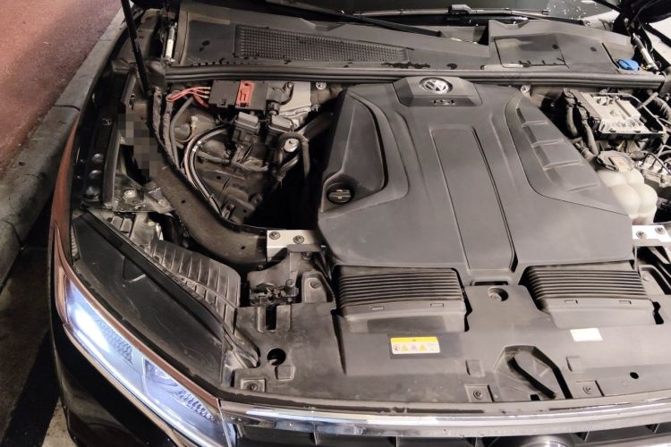 Used Volkswagen Touareg 2021 2.0 TSI RuiShang Edition Engine Bay Right