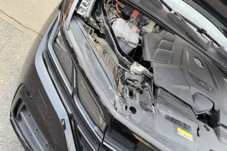 Used Volkswagen Touareg 2021 3.0 TSI Prestige Edition Classic Sport Package Engine Bay Right