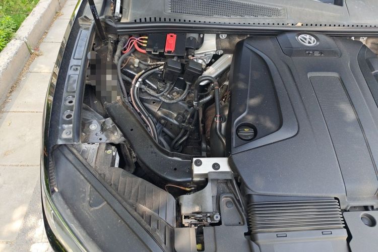 Used Volkswagen Touareg 2021 2.0 TSI Flagship Special Edition Engine Bay Right