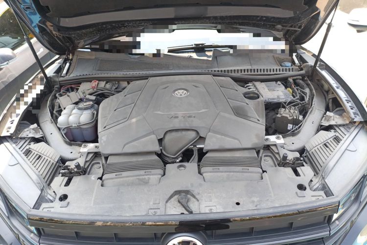 Used Volkswagen Touareg 2021 3.0 TSI Luxury Edition Black Diamond Sport Package Engine Bay