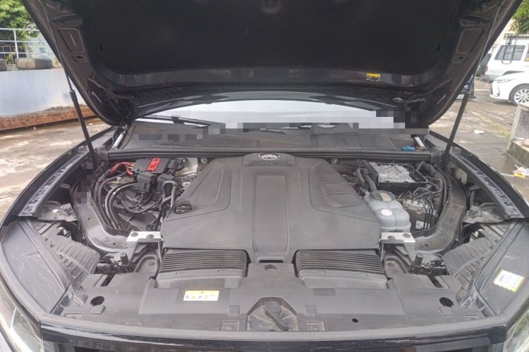 Used Volkswagen Touareg 2021 2.0 TSI Flagship Special Edition Engine Bay