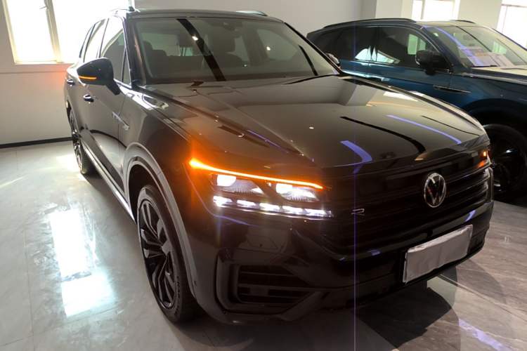 Used Volkswagen Touareg 2021 3.0 TSI Luxury Edition Black Diamond Sport Package Exterior 1