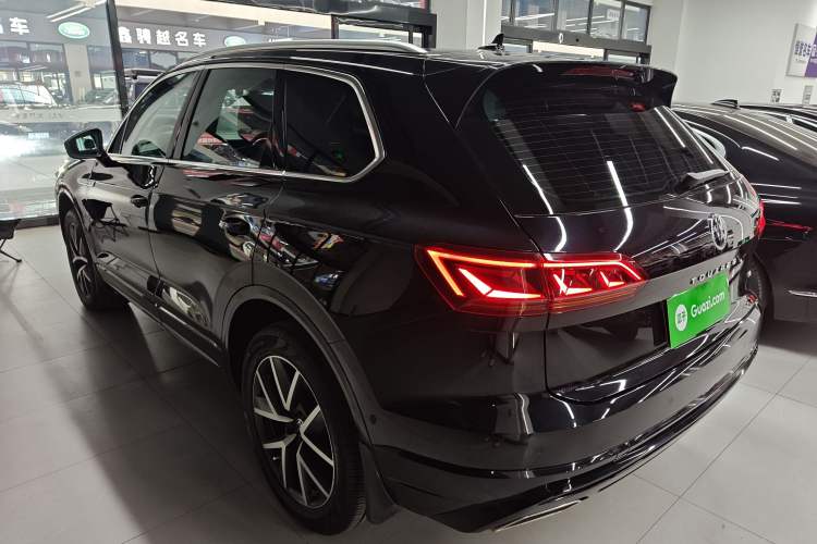 Used Volkswagen Touareg 2021 3.0 TSI Prestige Edition Classic Sport Package Exterior 2