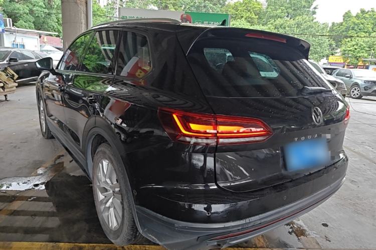 Used Volkswagen Touareg 2021 2.0 TSI Flagship Special Edition Exterior 2