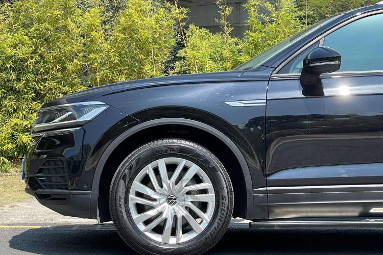 Used Volkswagen Touareg 2021 2.0 TSI Flagship Special Edition Exterior 3