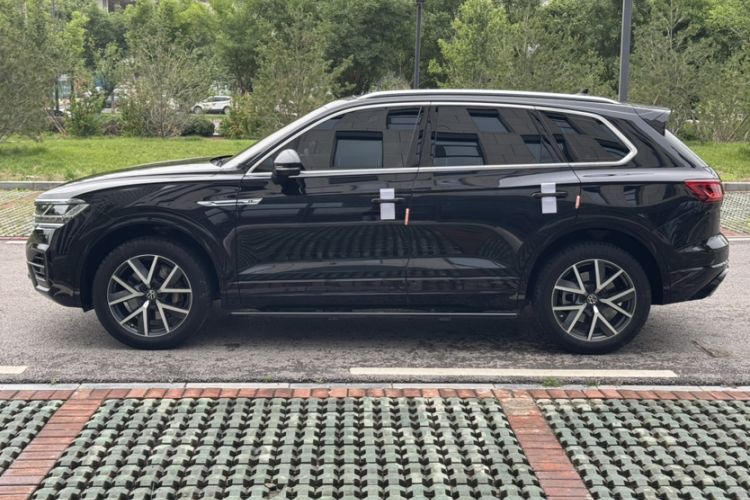 Used Volkswagen Touareg 2021 3.0 TSI Prestige Edition Classic Sport Package Exterior 3