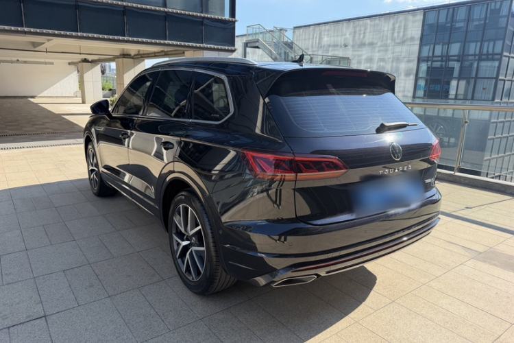 Used Volkswagen Touareg 2021 3.0 TSI Prestige Edition Classic Sport Package Exterior 4