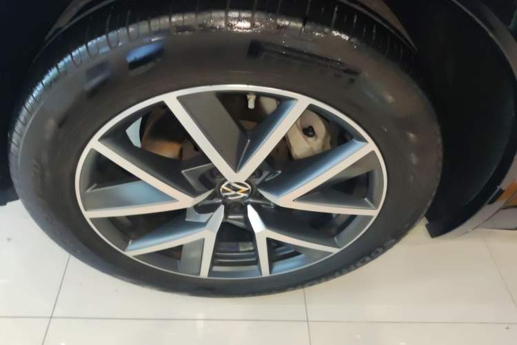 Used Volkswagen Touareg 2021 3.0 TSI Prestige Edition Classic Sport Package Exterior 4