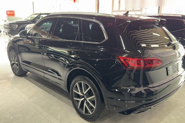 Used Volkswagen Touareg 2021 3.0 TSI Prestige Edition Classic Sport Package Exterior 5
