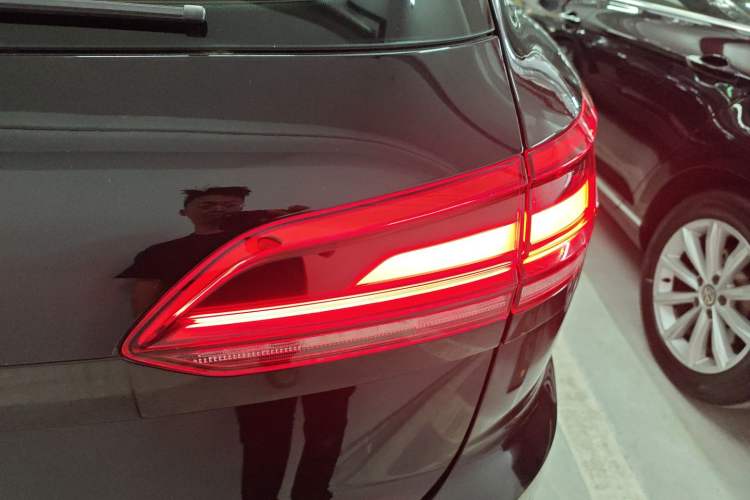 Used Volkswagen Touareg 2021 2.0 TSI Flagship Special Edition Exterior 6