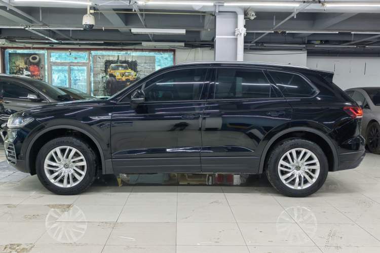 Used Volkswagen Touareg 2021 2.0 TSI Flagship Special Edition Exterior 8
