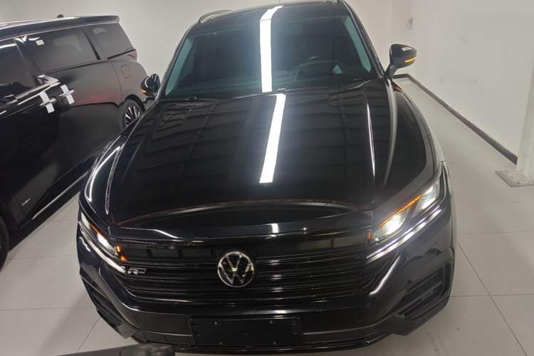 Used Volkswagen Touareg 2021 3.0 TSI Luxury Edition Black Diamond Sport Package Front