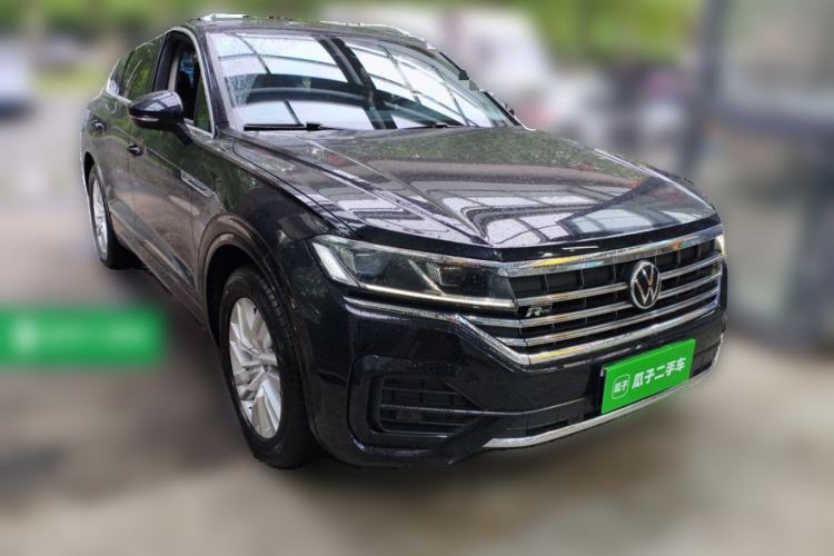 Used Volkswagen Touareg 2021 2.0 TSI RuiShang Edition Front Right 45 Deg