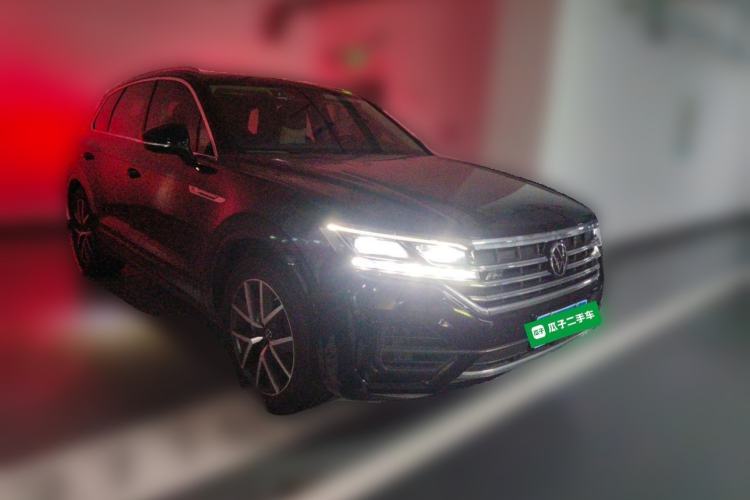 Used Volkswagen Touareg 2021 3.0 TSI Prestige Edition Classic Sport Package Front Right 45 Deg