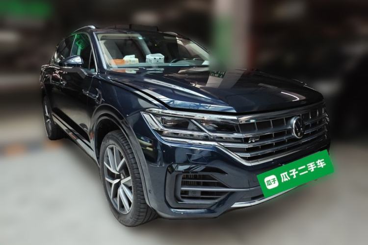 Used Volkswagen Touareg 2021 3.0 TSI Prestige Edition Classic Sport Package Front Right 45 Deg