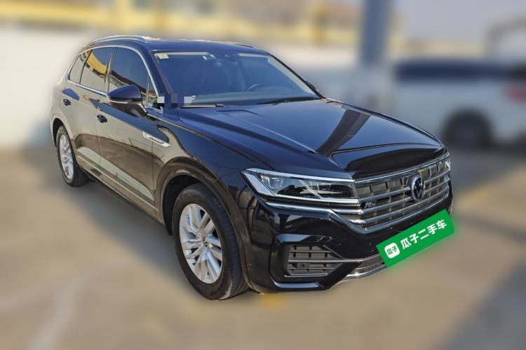 Used Volkswagen Touareg 2021 2.0 TSI RuiShang Edition Front Right 45 Deg