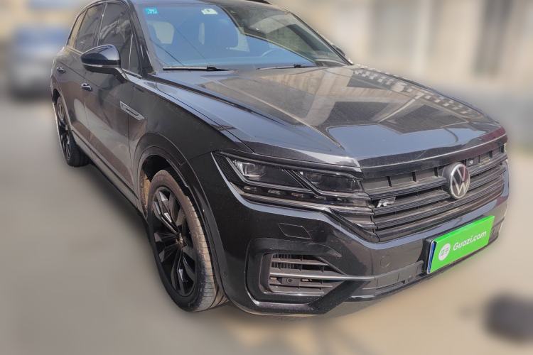 Used Volkswagen Touareg 2021 3.0 TSI Prestige Edition Front Right 45 Deg