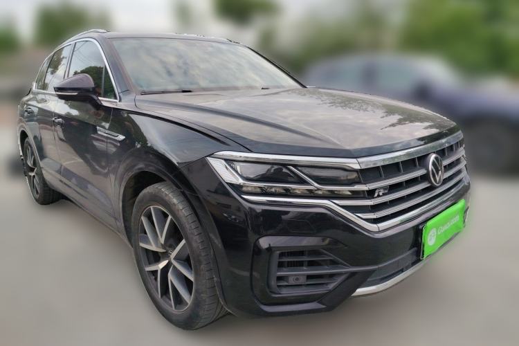 Used Volkswagen Touareg 2021 3.0 TSI Prestige Edition Classic Sport Package Front Right 45 Deg