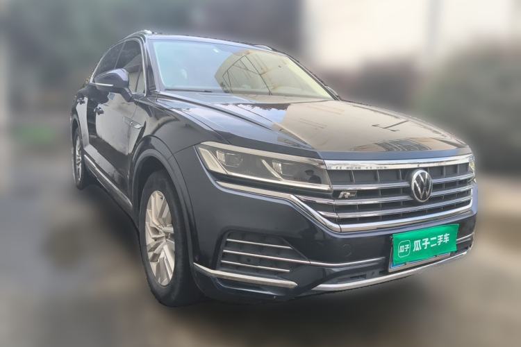 Used Volkswagen Touareg 2021 2.0 TSI Ruiyi Edition Front Right 45 Deg