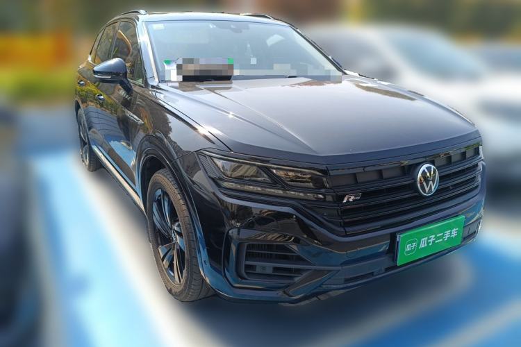 Used Volkswagen Touareg 2021 3.0 TSI Luxury Edition Black Diamond Sport Package Front Right 45 Deg