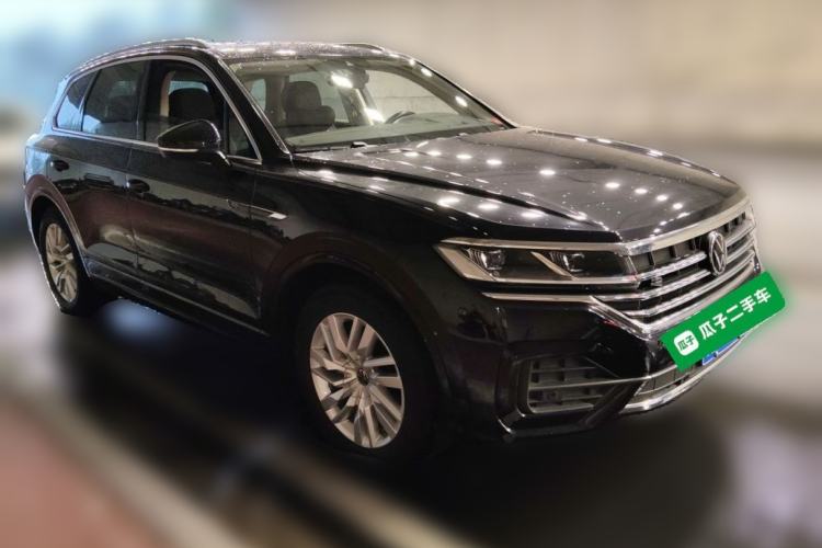 Used Volkswagen Touareg 2021 2.0 TSI RuiShang Edition Front Right 45 Deg