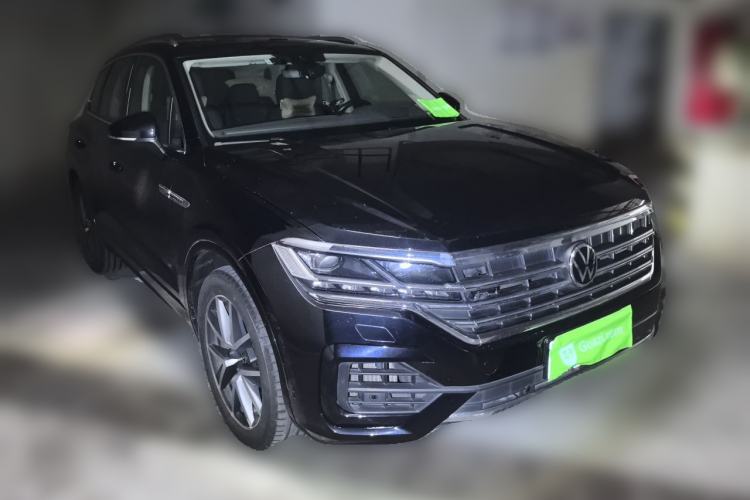 Used Volkswagen Touareg 2021 3.0 TSI Prestige Edition Classic Sport Package Front Right 45 Deg