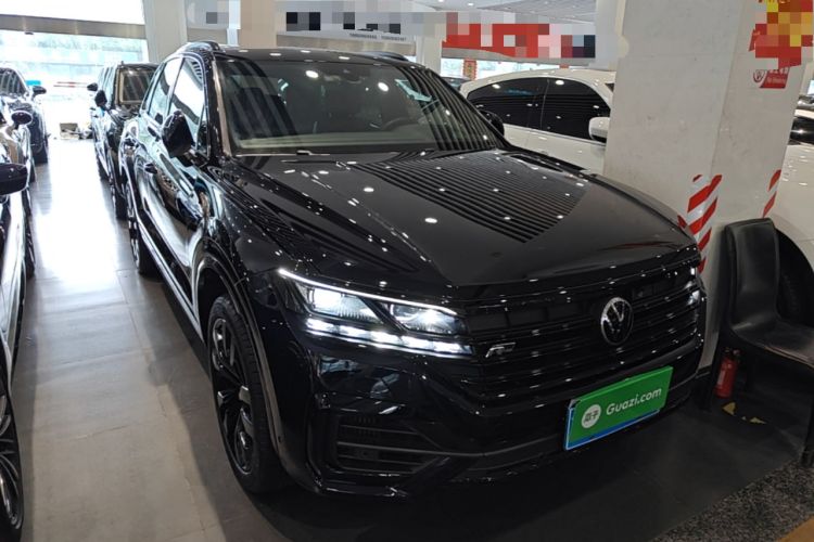 Used Volkswagen Touareg 2021 3.0 TSI Prestige Edition Front Right 45 Deg