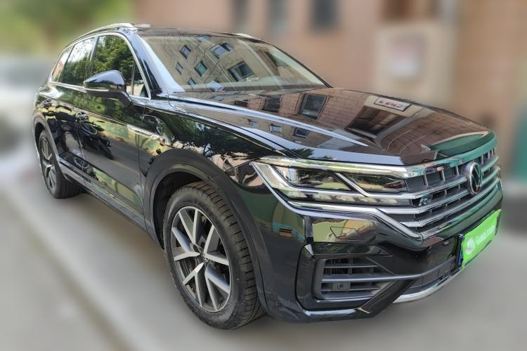 Used Volkswagen Touareg 2021 3.0 TSI Prestige Edition Classic Sport Package Front Right 45 Deg