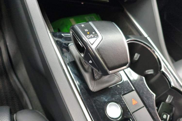 Used Volkswagen Touareg 2021 2.0 TSI RuiShang Edition Gear Lever