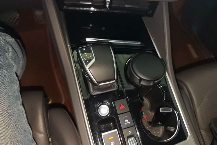 Used Volkswagen Touareg 2021 3.0 TSI Prestige Edition Classic Sport Package Gear Lever