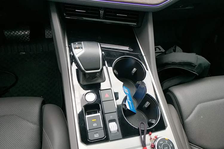 Used Volkswagen Touareg 2021 2.0 TSI RuiShang Edition Gear Lever