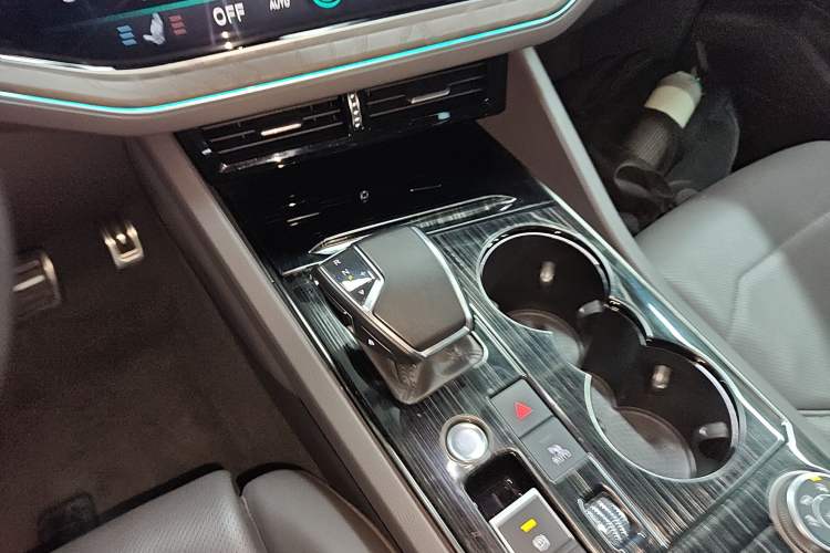Used Volkswagen Touareg 2021 3.0 TSI Prestige Edition Classic Sport Package Gear Lever