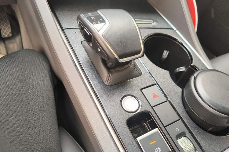 Used Volkswagen Touareg 2021 2.0 TSI Ruiyi Edition Gear Lever