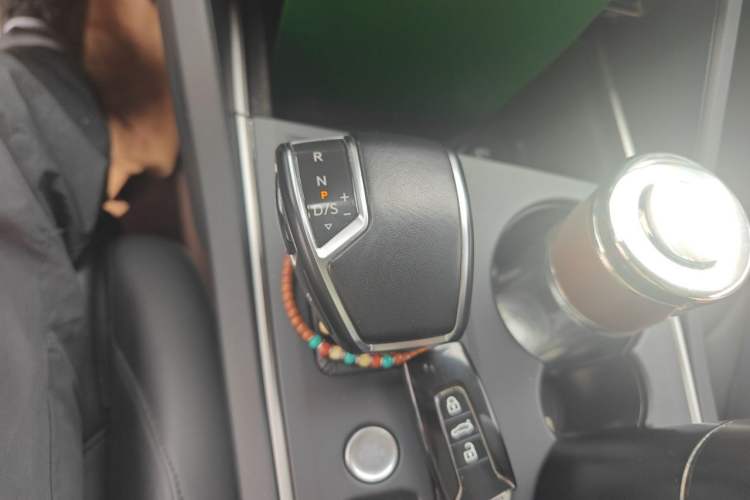 Used Volkswagen Touareg 2021 2.0 TSI Flagship Special Edition Gear Lever
