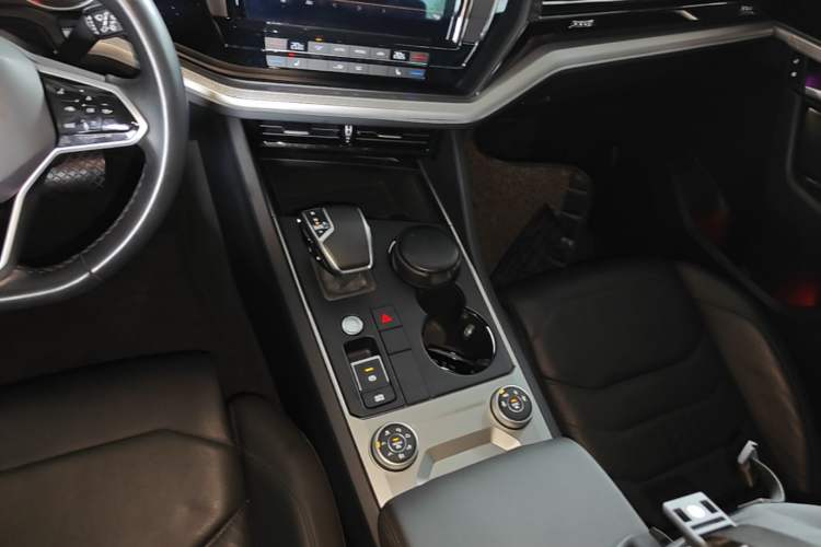 Used Volkswagen Touareg 2021 2.0 TSI Flagship Special Edition Gear Lever
