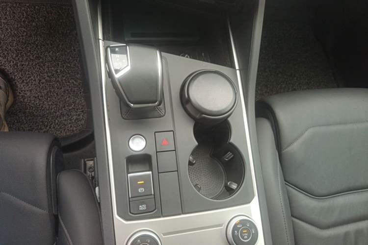 Used Volkswagen Touareg 2021 2.0 TSI Flagship Special Edition Gear Lever