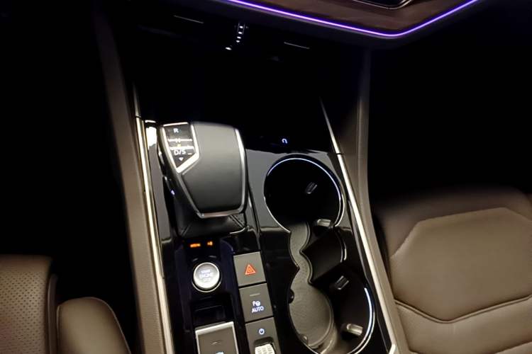 Used Volkswagen Touareg 2021 3.0 TSI Prestige Edition Classic Sport Package Gear Lever