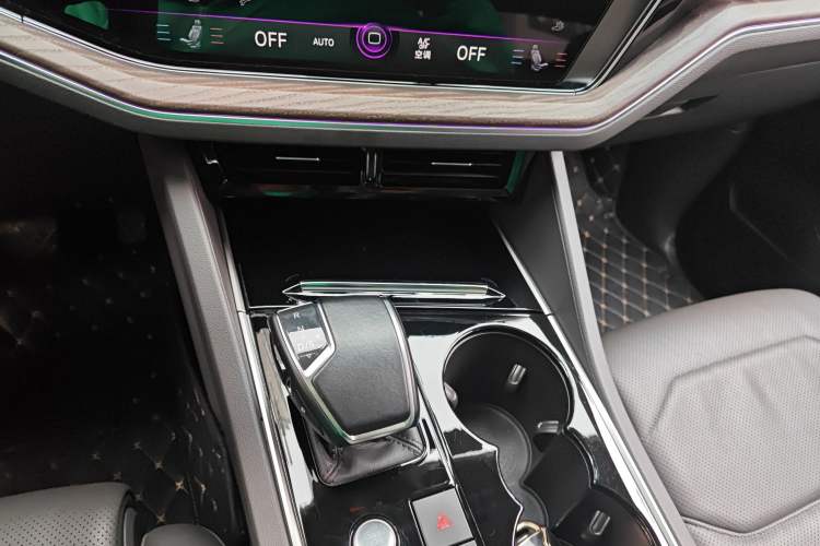 Used Volkswagen Touareg 2021 3.0 TSI Prestige Edition Classic Sport Package Gear Lever