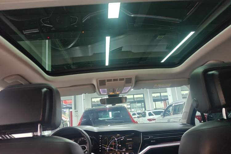 Used Volkswagen Touareg 2021 3.0 TSI Luxury Edition Black Diamond Sport Package Headliner