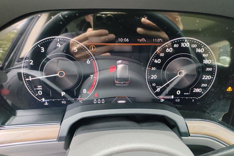 Used Volkswagen Touareg 2021 3.0 TSI Luxury Edition Black Diamond Sport Package Instrument Cluster