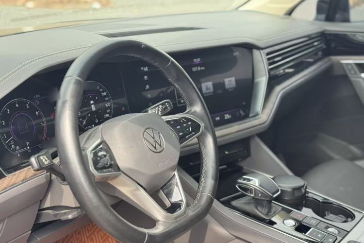 Used Volkswagen Touareg 2021 3.0 TSI Prestige Edition Classic Sport Package Interior 1