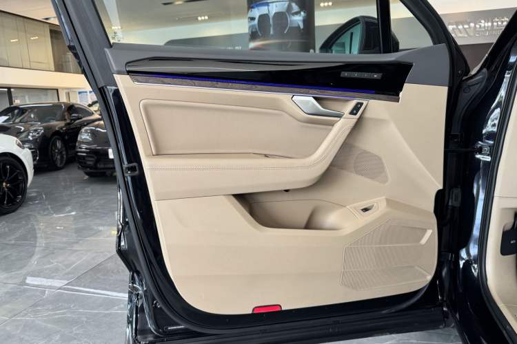 Used Volkswagen Touareg 2021 3.0 TSI Prestige Edition Interior 10
