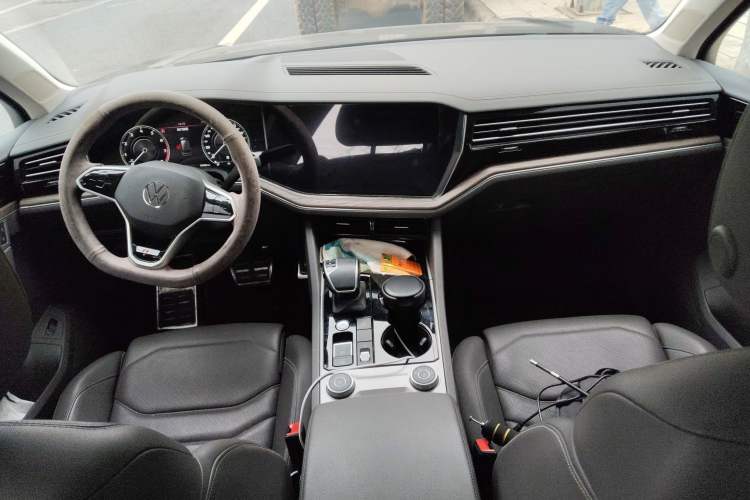 Used Volkswagen Touareg 2021 2.0 TSI RuiShang Edition Interior 2