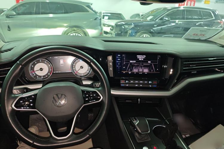 Used Volkswagen Touareg 2021 2.0 TSI Flagship Special Edition Interior 2